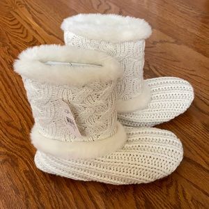 Ann Taylor Loft knit slipper booties with suede bottoms